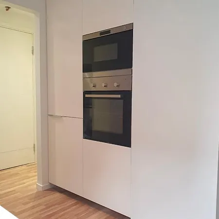 Sentral Og Moderne I Appartement *
