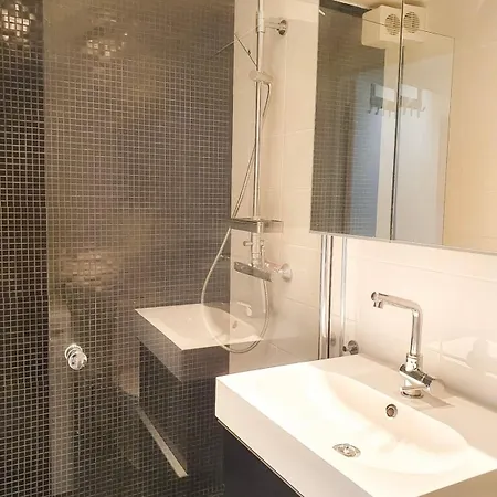 Sentral Og Moderne I *